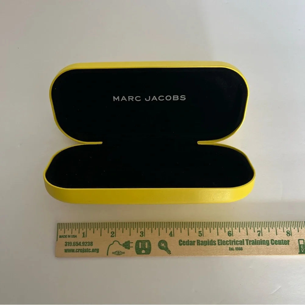 MARC JACOBS - Yellow Classic Case (lined) for‎ Glasses - Picture 6 of 6
